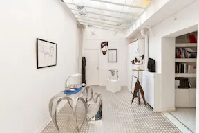 Stylish Gallery in Saint Germain - Image 2