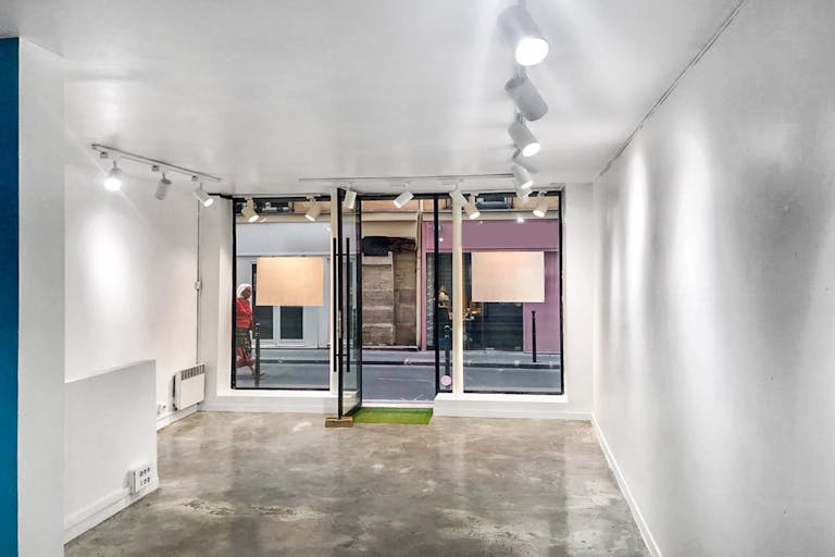 Pop-Up Boutique in Marais - Image 0