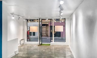 Pop-Up Boutique in Marais - Image 0