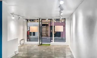 Pop-Up Boutique in Marais - Image 0