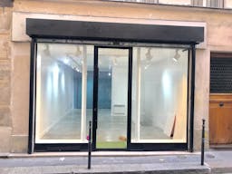 Pop-Up Boutique in Marais - Image 3