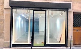 Pop-Up Boutique in Marais - Image 3