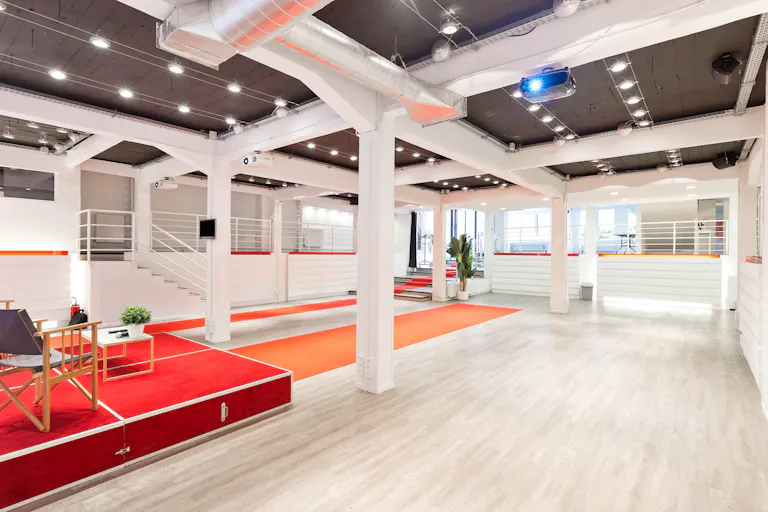 Showroom in Batignolles - Image 1