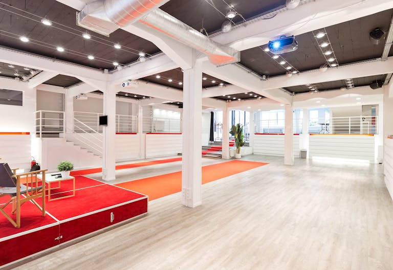 Showroom in Batignolles - Image 1