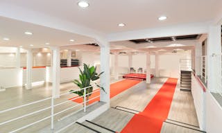 Showroom in Batignolles - Image 2