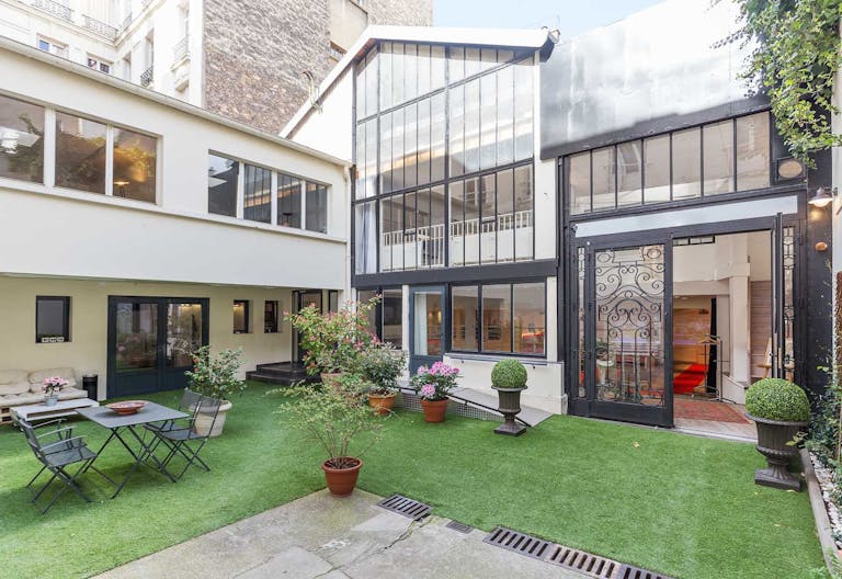 Showroom in Batignolles - Image 3