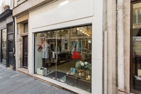 Charming Le Marais Retail Space - Image 3