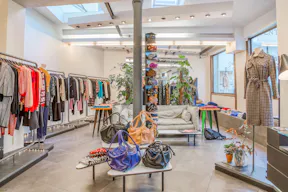Modern Showroom in Le Marais - Image 3