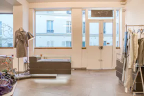 Modern Showroom in Le Marais - Image 4