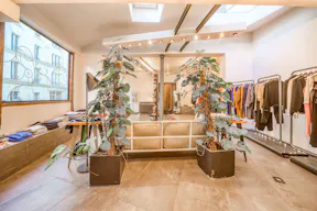 Modern Showroom in Le Marais - Image 6