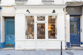 Unique Le Marais Retail Space - Image 2