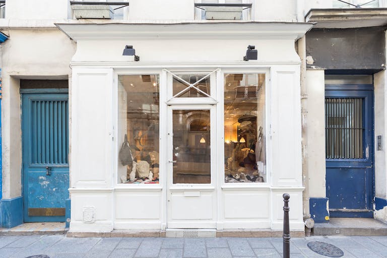 Unique Le Marais Retail Space - Image 2