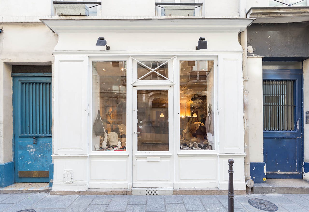 Unique Le Marais Retail Space - Image 2