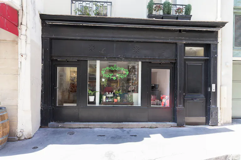 Pop-Up Boutique in Palais-Royal - Image 3