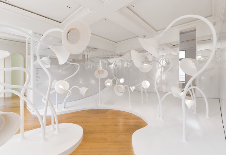 Gorgeous Showroom in Paris 8th - Image 2