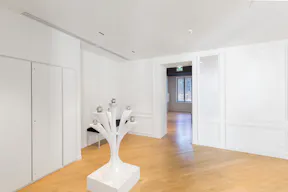 Gorgeous Showroom in Paris 8th - Image 10