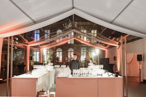 Gorgeous Showroom in Paris 8th - Image 13