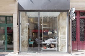 Charming Shop in Le Marais - Image 2