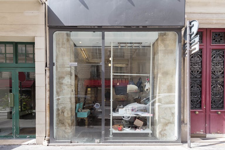 Charming Shop in Le Marais - Image 2