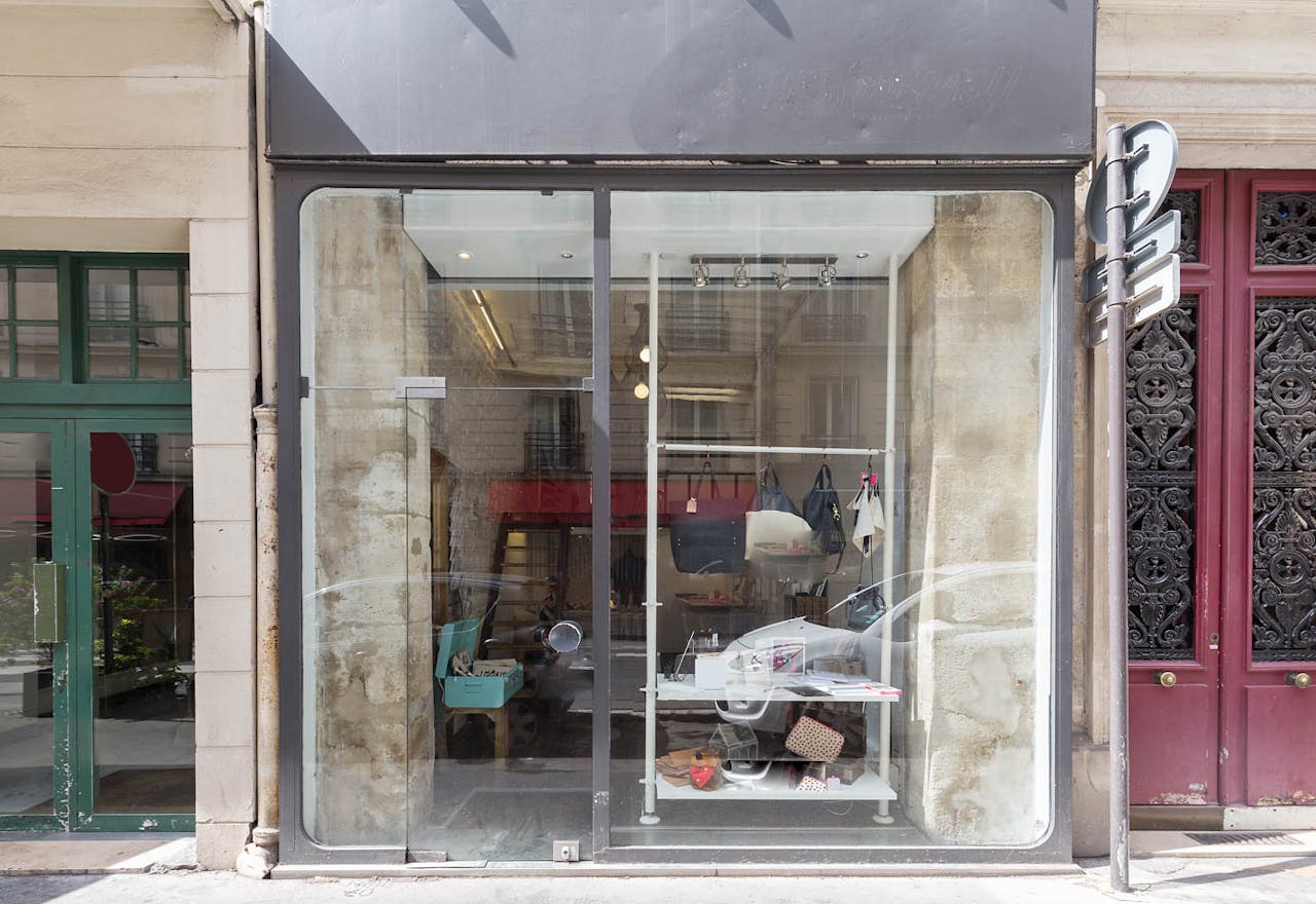 Charming Shop in Le Marais - Image 2