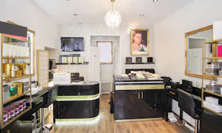 Pop-Up Shop in Le Marais - Image 1