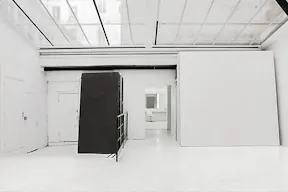 Showroom in Invalides - Image 3