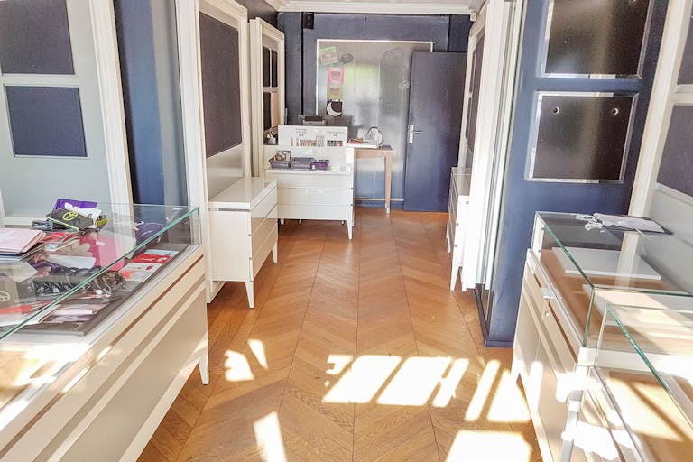 Pop-Up Store in Rueil-Malmaison - Image 1