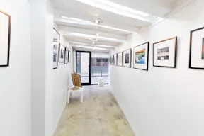 Cosy Art Gallery in Le Marais - Image 0