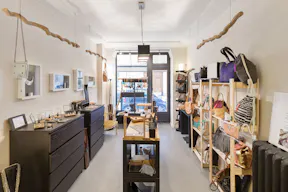 Cosy Boutique in Pigalle - Image 0