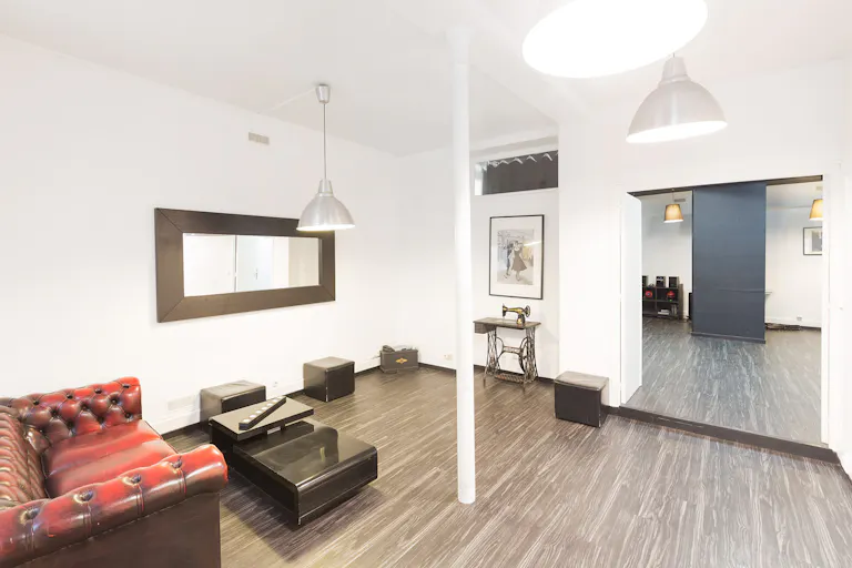 Premium Studio in Sentier - Image 2