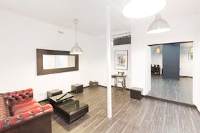 Premium Studio in Sentier - Image 2