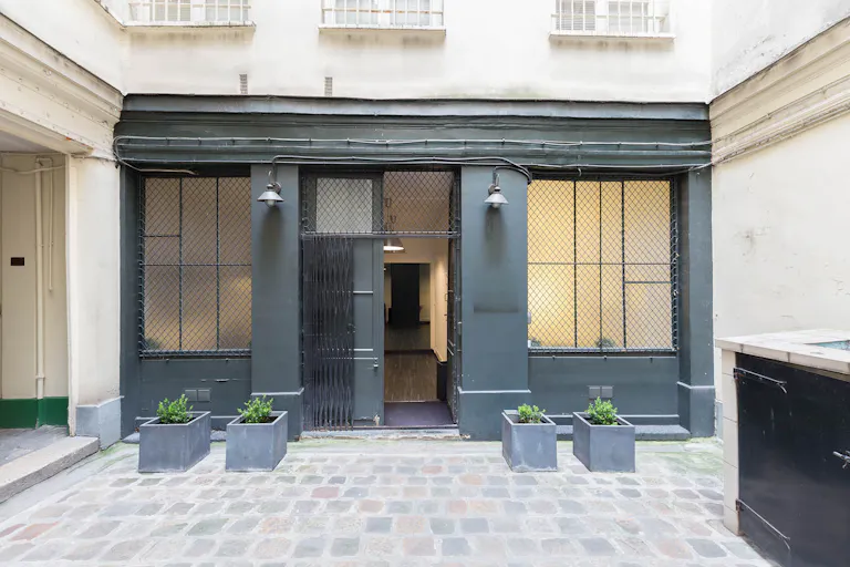Premium Studio in Sentier - Image 3