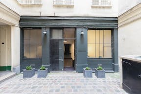 Premium Studio in Sentier - Image 3