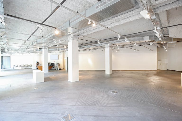 Premium Art Space in Paris 11th - Image 1