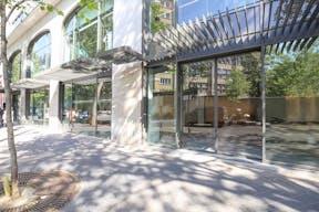 Premium Art Space in Paris 11th - Image 3