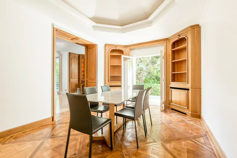 Boulogne-Billancourt Showroom - Image 2
