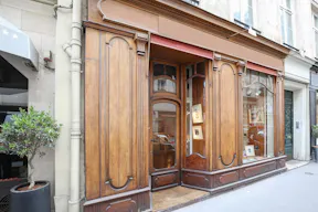 Historic Gallery in Palais Royal - Image 1