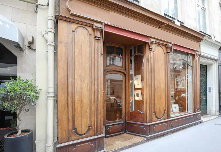 Historic Gallery in Palais Royal - Image 1