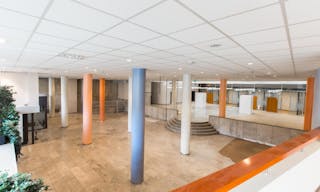 Unique Shop in Center - Image 0