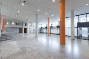 Unique Shop in Center - Image 2