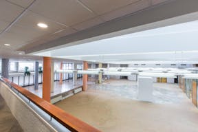 Unique Shop in Center - Image 5