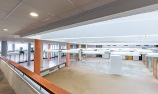 Unique Shop in Center - Image 5