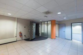 Unique Shop in Center - Image 7