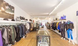 Elegant Retail Space in Centre - Image 0