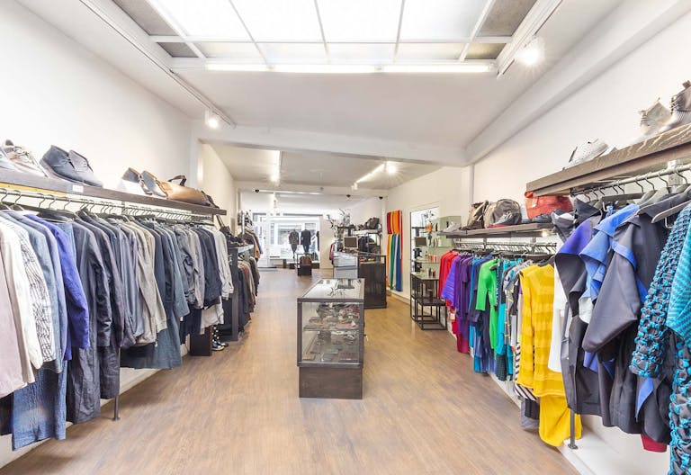 Elegant Retail Space in Centre - Image 4