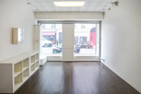 Retail Space in Paris 9th - Image 0