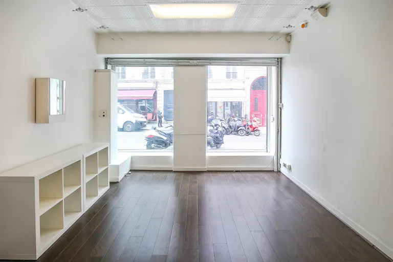 Retail Space in Paris 9th - Image 0
