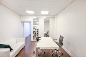 Retail Space in Paris 9th - Image 1