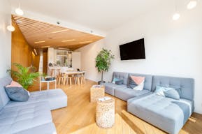 Champs-Elysées Showroom - Image 1