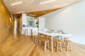 Champs-Elysées Showroom - Image 2